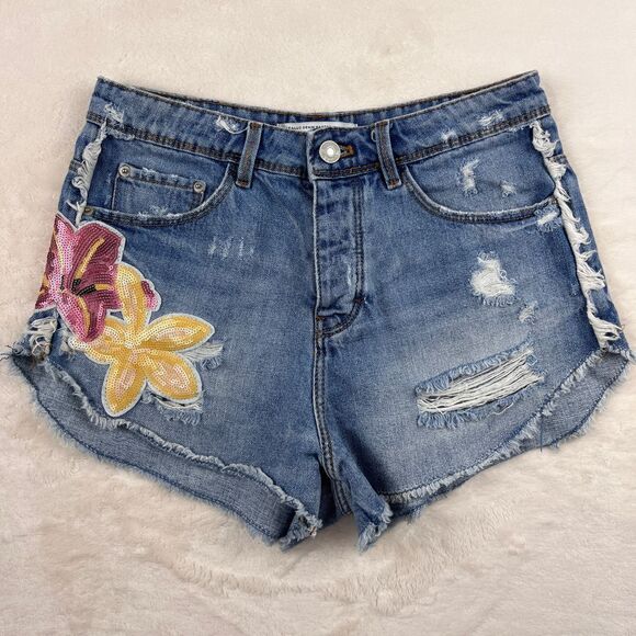 Zara Jean Shorts‎ Women's Size 00 Sequin Floral Appliqué Medium Wash Button Fly - Picture 7 of 7